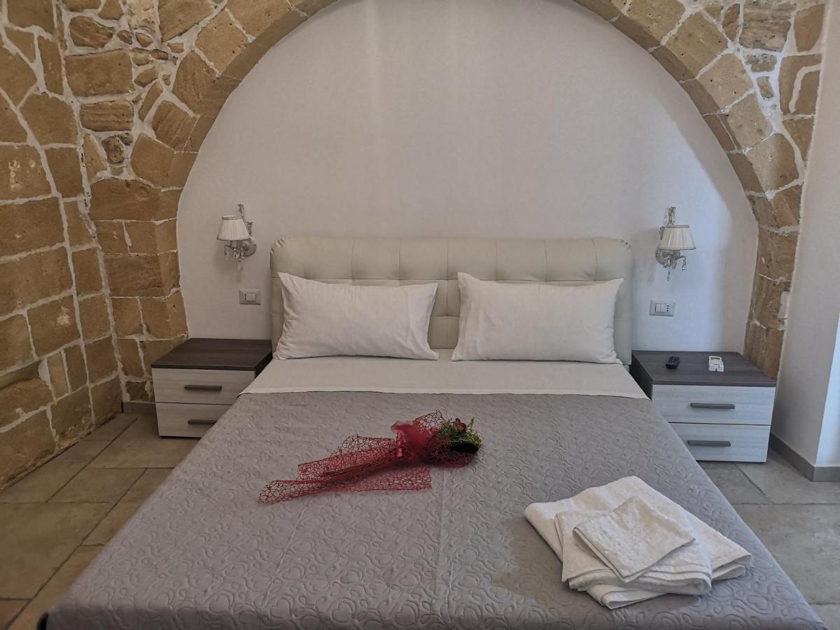 B & B San Giovanni 9 กัลลีโปลี ภายนอก รูปภาพ