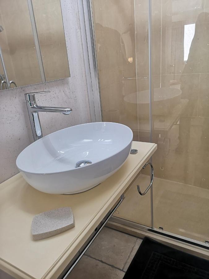 B & B San Giovanni 9 กัลลีโปลี ภายนอก รูปภาพ