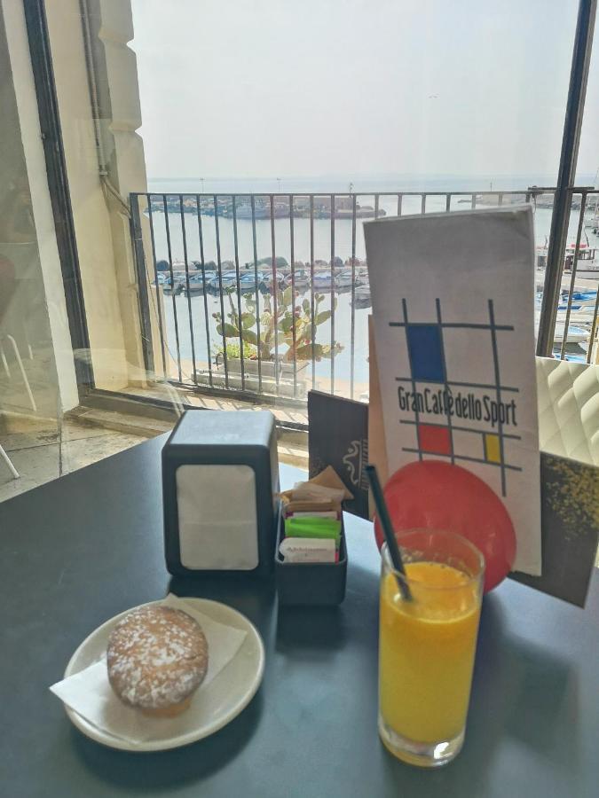B & B San Giovanni 9 กัลลีโปลี ภายนอก รูปภาพ